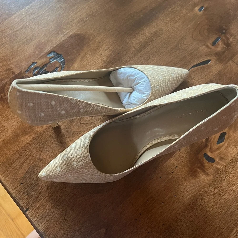 Ann Taylor pump - Picture 1 of 6